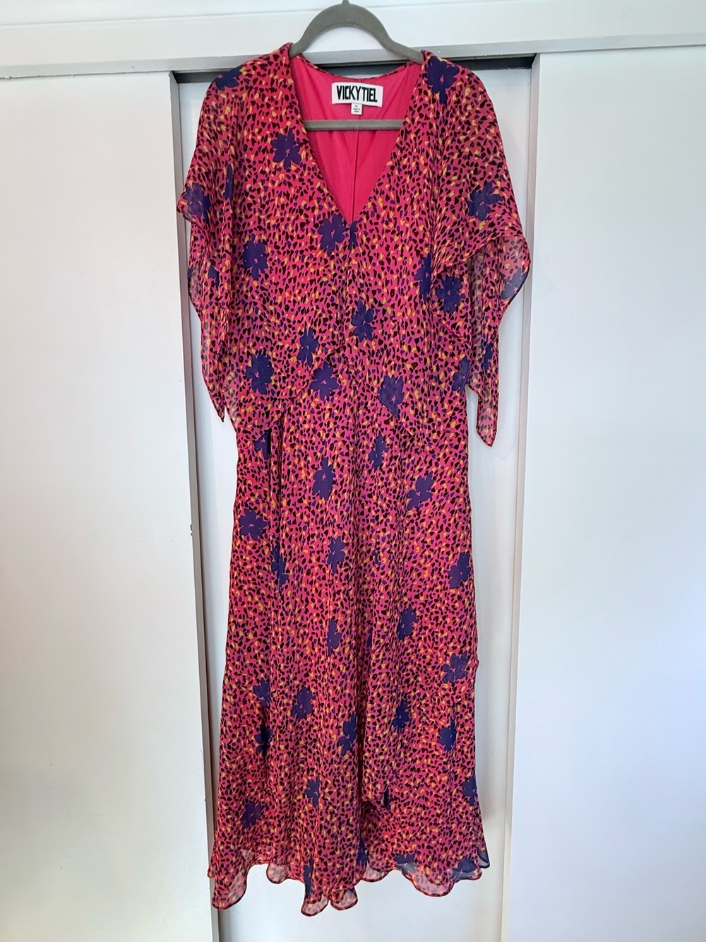 Vicky Tiel Pink and Purple Floral V-Neck Dress